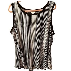 Black and White Pleated Flowy Sleeveless Top Plus 24W